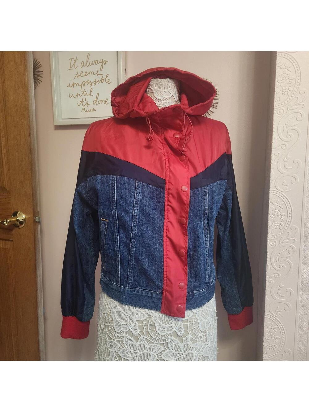 LEVI's Premium Jacket Women's SMALL Lightweight Denim Hooded Lined